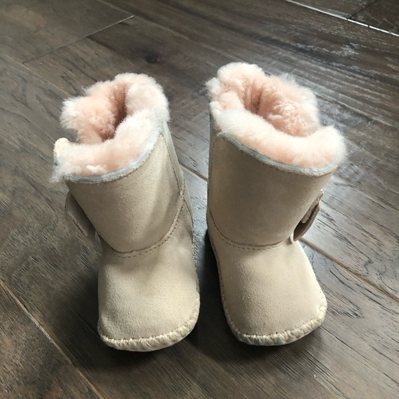 infant uggs size 6